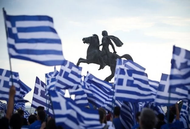 Μη παραχαράζετε την ιστορία – Η Μακεδονία είναι μία και είναι Ελληνική (τραγούδι για την Μακεδονία)